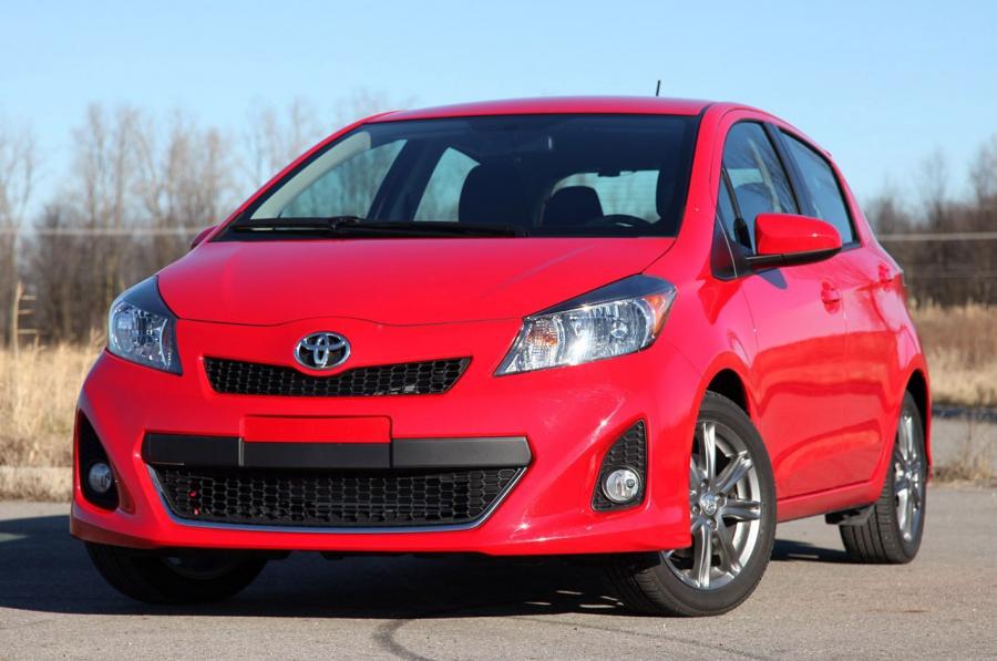  Toyota Yaris SE 2012 года  (фото 1 из 33)
